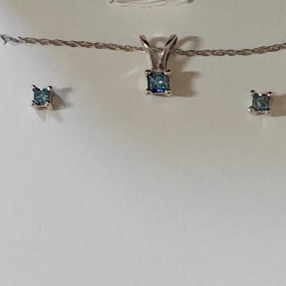 Princess Cut 1/5 CTTW  Blue Diamond Earrings and Pendant in 10K White Gold Set - Picture 5 of 6